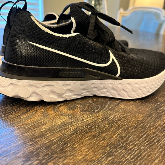 Nike FlyKnit Infinity React Size 9.5 - Picture 4 of 5